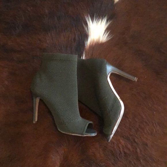 Hunter green peek toe booties - Picture 2 of 3
